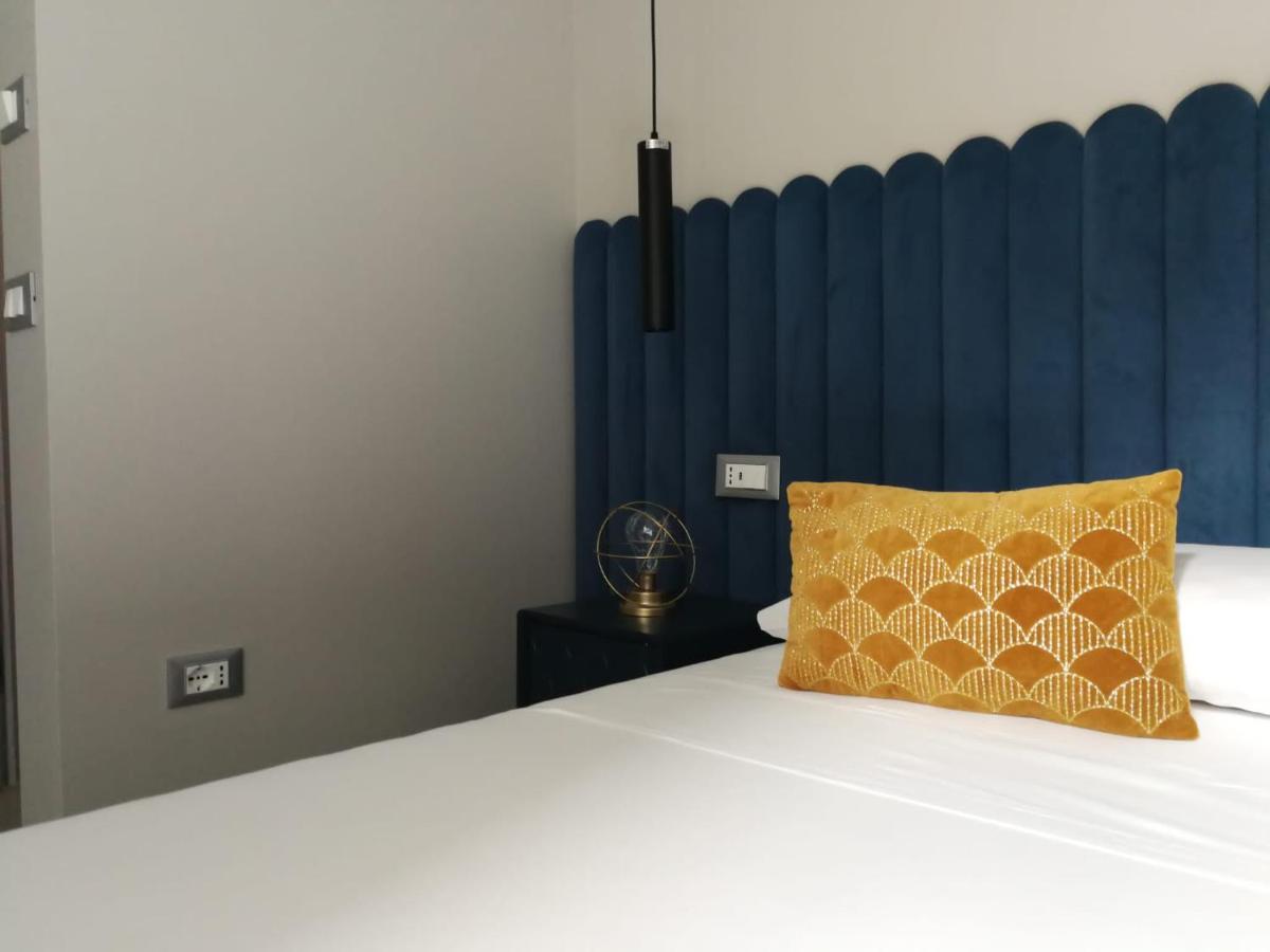 Luciani 33 Luxury Rooms Salerno Luaran gambar