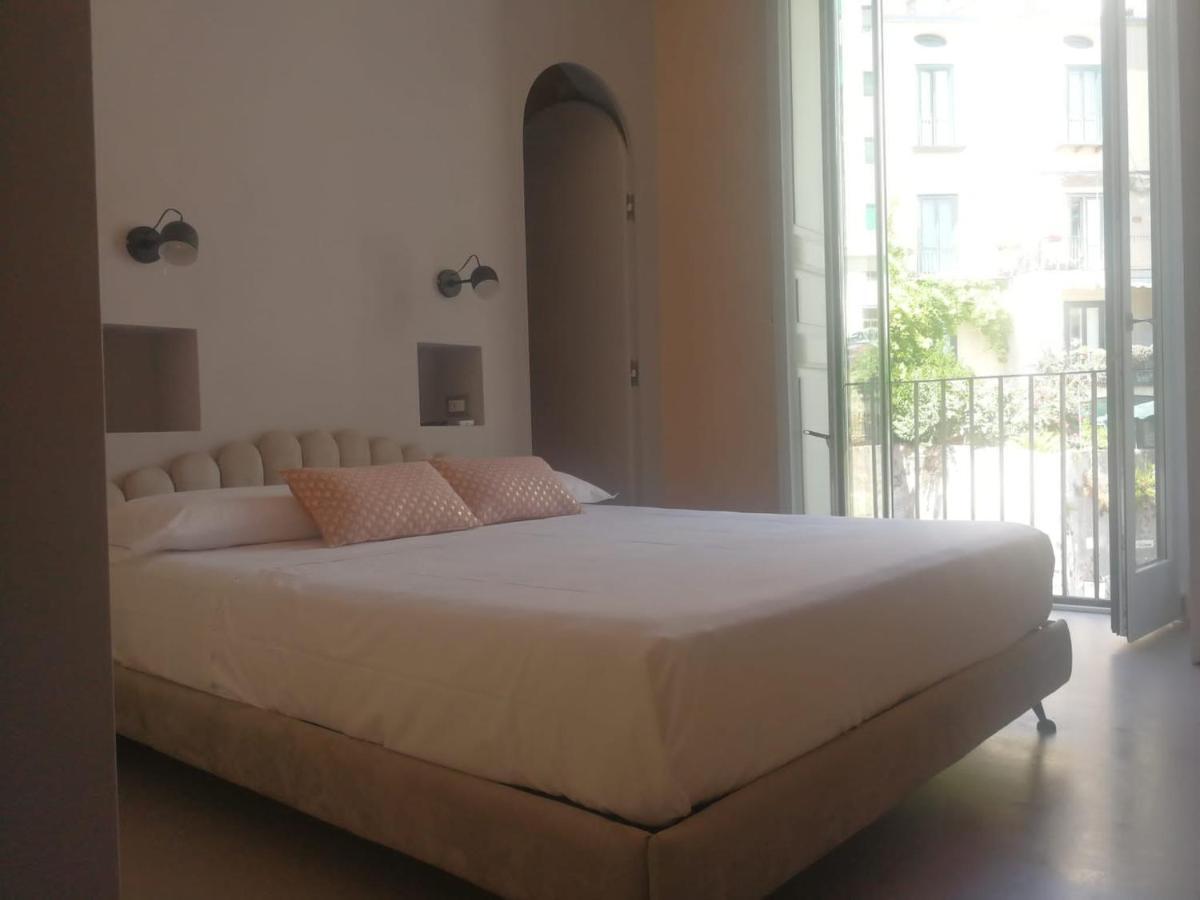 Luciani 33 Luxury Rooms Salerno Luaran gambar