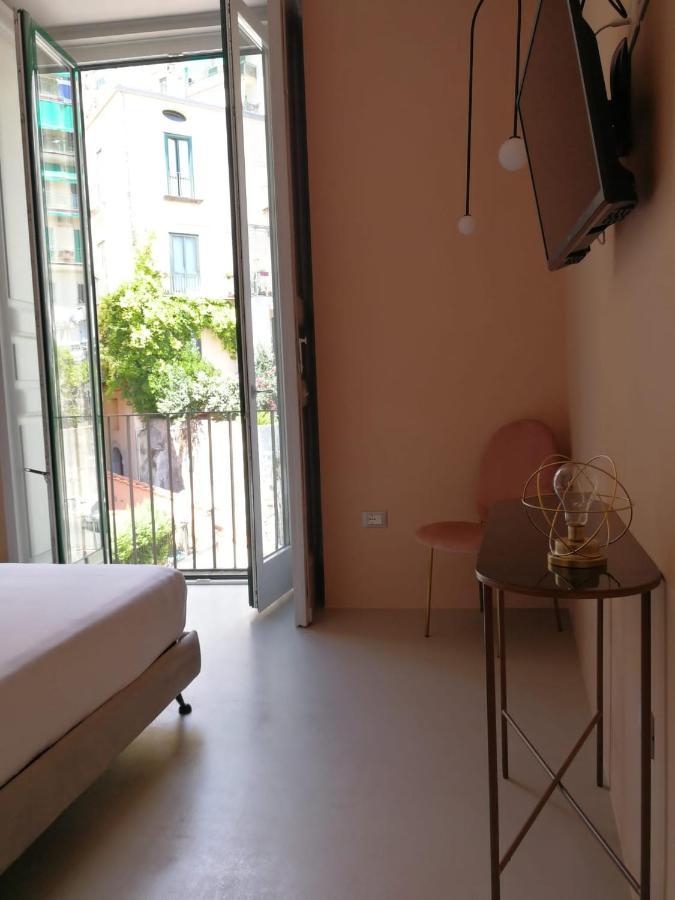 Luciani 33 Luxury Rooms Salerno Luaran gambar