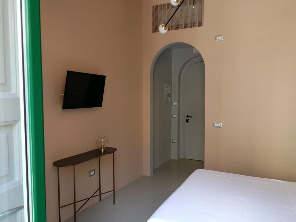 Luciani 33 Luxury Rooms Salerno Luaran gambar